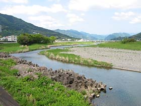 沼江付近の勝浦川