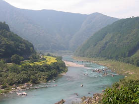 屋敷峠から見た四万十川