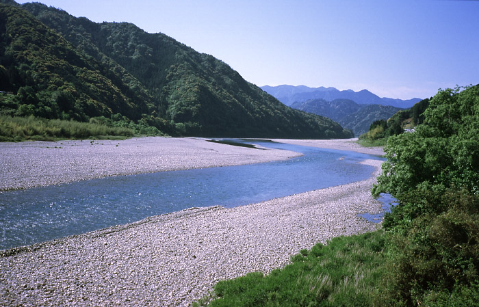 熊野川町四滝付近の北山川