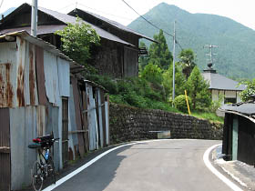 下湯川の集落